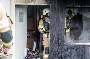 Freiwillige Feuerwehr Menden: FW Menden: Gartenhausbrand ohne Verletzte