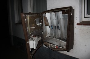 Kreispolizeibehörde Höxter: POL-HX: Zigarettenautomaten gesprengt