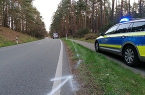 Polizeiinspektion Lüneburg/Lüchow-Dannenberg/Uelzen: POL-LG: ++ Motorradfahrer tödlich verunglückt ++ rückwärts gegen Streifenwagen gerollt - Fahrerin betrunken ++ Gestrüpp und Sperrmüll verbrannt ++