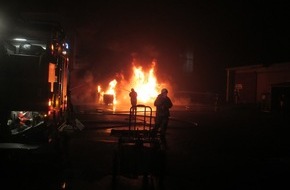 Polizei Wolfsburg: POL-WOB: Schöningen - Brand eines Fabrikgebäudes