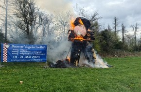 Freiwillige Feuerwehr Breckerfeld: FW-EN: Brennende Strohballen und Verkehrsunfall