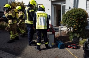 Freiwillige Feuerwehr Wachtberg: FW Wachtberg: Rauchender PV-Akku in Wachtberg-Niederbachem