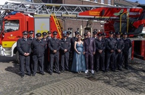 Freiwillige Feuerwehr Tönisvorst: FW Tönisvorst: Bei schönstem Wetter das "Ja"-Wort gegeben