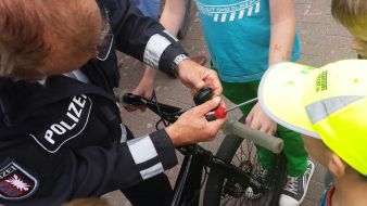 Polizeidirektion Flensburg: POL-FL: Flensburg - Achtung ! Donnerstagnachmittag: Fahrradwerkstatt im Alsterbogen, Fahrrad fit für die Sommerzeit ?!