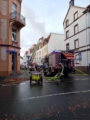 FW-MK: Wohnungsbrand in einem Mehrfamilienhaus