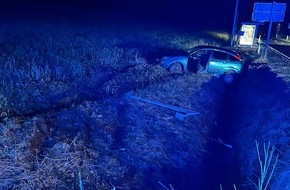 Polizei Bielefeld: POL-BI: Angetrunkener PKW-Fahrer bei Überholmanöver aus Kurve getragen