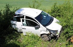 Polizei Minden-Lübbecke: POL-MI: Auto landet in Straßengraben