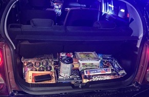 Kreispolizeibehörde Viersen: POL-VIE: Zigarettenautomat gesprengt - Verdächtige von Polizei kontrolliert