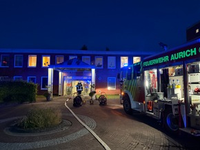 FW-AUR: Großeinsatz: Feuer in Lagerraum der Klinik-Kardiologie