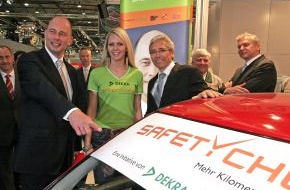 DEKRA SE: DEKRA Verkehrssicherheitsaktion für junge Autofahrer / Verkehrsminister Tiefensee startet "SafetyCheck"