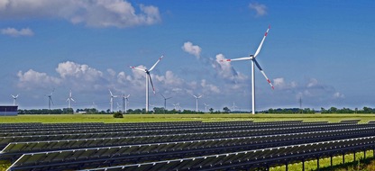 Iqony GmbH: Neuaufstellung des Renewable-Bereichs / Iqony Sens entwickelt künftig Solar- und Windprojekte und setzt verstärkt auf IPP / Austausch mit neu aufgestellter Gesellschaft auf der Intersolar