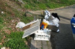 Polizeiinspektion Hameln-Pyrmont/Holzminden: POL-HOL: Wilde Müllkippe an der B 83 in der Gemarkung Bodenwerder: Haushaltsmüll entsorgt - Kein Hinweis auf Unweltfrevler -