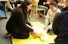 Feuerwehr Dinslaken: FW Dinslaken: GirlsDay bei der Feuerwehr Dinslaken