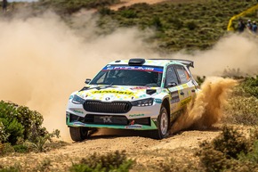 Rallye Italien Sardinien: überraschender WRC2-Heimsieg für italienische Škoda Fabia RS Rally2-Crew
