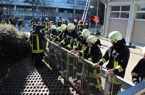 Feuerwehr Bergisch Gladbach: FW-GL: 38 neue Feuerwehrfrauen und -männer für Bergisch Gladbach