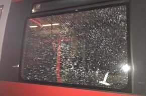 Bundespolizeiinspektion Stuttgart: BPOLI S: Reisezug mit Steinen beworfen