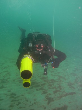 Bilder der Woche - Minentaucher: Tieftauchen vor Sardinien