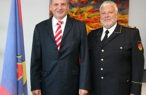 Deutscher Feuerwehrverband e. V. (DFV): Gegenseitige Hilfe ist besser als EU-Zentralismus / Innenminister Gall und DFV-Präsident Kröger erörtern Katastrophenschutz (BILD)