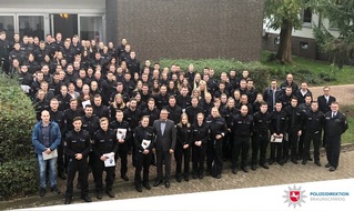Polizei Braunschweig: POL-BS: Polizeidirektion Braunschweig begrüßt eine Vielzahl neuer Mitarbeiterinnen und Mitarbeiter