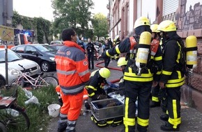 Feuerwehr Frankfurt am Main: FW-F: Küchenbrand in Bockenheim. Feuerwehr rettet neun Katzen.