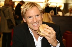 Kabel Eins: Was ist das perfekte Fast Food? kabel eins findet es heraus - in "So isst Deutschland" mit Christian Mürau ab Sonntag, 25. November 2007, 20.15 Uhr