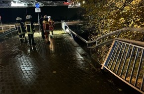 Polizei Minden-Lübbecke: POL-MI: Pkw stürzt von Südrampe - eine Tote und zwei Schwerverletzte