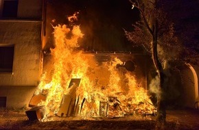 Freiwillige Feuerwehr Celle: FW Celle: Flammenüberschlag auf Gebäude in Celle