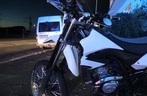 Kreispolizeibehörde Herford: POL-HF: Unfall beim Wendemanöver- Motorradfahrer stürzt