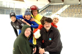 &quot;Was bin ich?&quot; on Ice: Das Eislauftraining mit Claudia Pechstein am 27. März 2003 bei Kabel 1 / Außerdem: Thomas Koschwitz als prominenter Ehrengast in der Sendung