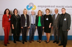 BBE Bundesnetzwerk Bürgerschaftliches Engagement: "Engagement macht stark!" / Bundesfamilienministerin Schwesig und der Vorsitzende des BBE-SprecherInnenrats, Olk eröffnen 11. Woche des bürgerschaftlichen Engagements