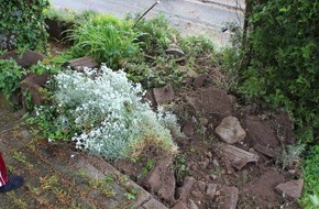 Polizeidirektion Kaiserslautern: POL-PDKL: PKW-Fahrerin fährt durch einen abschüssigen Garten