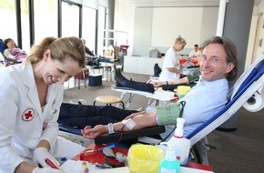 Santander Consumer Bank AG: Jeder Tropfen zählt: Blutspendeaktion bei Santander