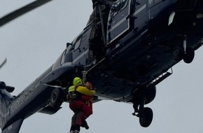 Bundespolizeidirektion 11: BPOLD 11: Gemeinsame Wasserrettungs&uuml;bung mit Hubschraubern der Bundespolizei