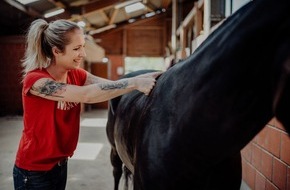 Julia Greb: Physiotherapeutin und Osteopathin für Hunde und Pferde Julia Greb bildet ab dem 01. November aus