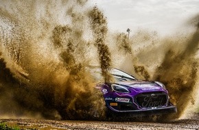 Ford-Werke GmbH: Der neue Ford Puma Hybrid Rally1 fährt bei der WM-Rallye auf Sardinien auf Rang zwei