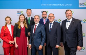 Deutsche Bundesstiftung Umwelt (DBU): Kurs halten beim Klimaschutz und der Abkehr von fossilen Energieträgern / DBU verleiht heute den diesjährigen Deutschen Umweltpreis