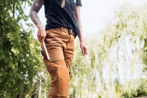 Arbeiten auf den Knien: Wie moderne Workwear die Belastung reduzieren kann