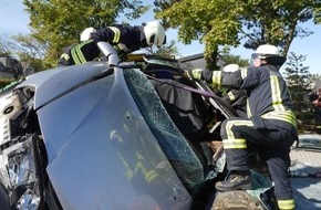 Polizeiinspektion Emsland/Grafschaft Bentheim: POL-EL: Nordhorn - Verkehrsunfallprävention macht Schule.
Die Verkehrssicherheitswoche der drei Berufsbildenden Schulen
des Landkreises Grafschaft Bentheim (ein Bericht von Jörg Siefker, BBS Nordhorn)