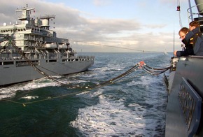 Deutsche Marine - Pressemeldung: Erster Crew-Wechsel beim Einsatz- und Ausbildungsverband der Deutschen Marine