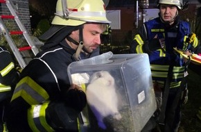 Freiwillige Feuerwehr Celle: FW Celle: Dachstuhlbrand in Gro&szlig; Hehlen - Celler Feuerwehr im Gro&szlig;einsatz