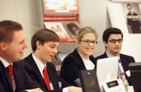 CEWE Stiftung & Co. KGaA: Berufsorientierung für Schüler mit CEWE COLOR / Schnupperkurs für die Manager der Zukunft (mit Bild)