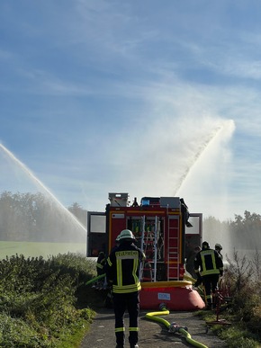 FW Beverungen: Erfolgreicher Abschluss des Maschinistenlehrgangs - Neues Fachpersonal für die Feuerwehren des Kreises Höxter