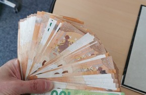 Polizeiinspektion Hameln-Pyrmont/Holzminden: POL-HM: Ehrlicher Finder gibt 4000,00 Euro Bargeld ab