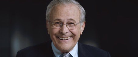 ZDFinfo: "Die Donald-Rumsfeld-Story": ZDFinfo zeigt erstmals deutsche Synchronfassung der Doku "The Unknown Known" von Oscar-Preisträger Errol Morris