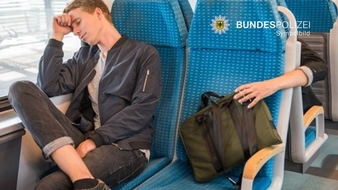 Bundespolizeidirektion München: Bundespolizeidirektion München: Neues Jahr - altes Muster: Diebe in Reisezügen / Bundespolizei warnt: Passen Sie bitte auf ihr Reisegepäck auf