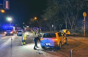 Feuerwehr Detmold: FW-DT: Verkehrsunfall mit drei verletzten Personen