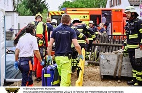 Feuerwehr München: FW-M: Bauarbeiter verletzt sich schwer (Lochhausen)