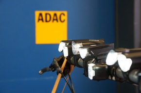 Fahrradleuchten im Test: ADAC untersucht elf Frontscheinwerfer und zehn Lichtsets
