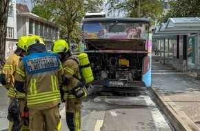 Feuerwehr Detmold: FW-DT: Brennender Bus