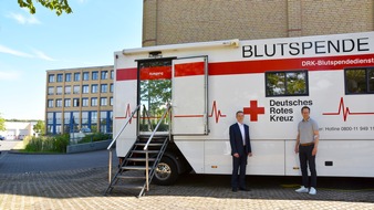 Mobilize Financial Services, eine Marke der RCI Banque S.A. Niederlassung Deutschland: Gemeinsame Blutspendeaktion von Yanfeng und Mobilize Financial Services ist ein Erfolg
